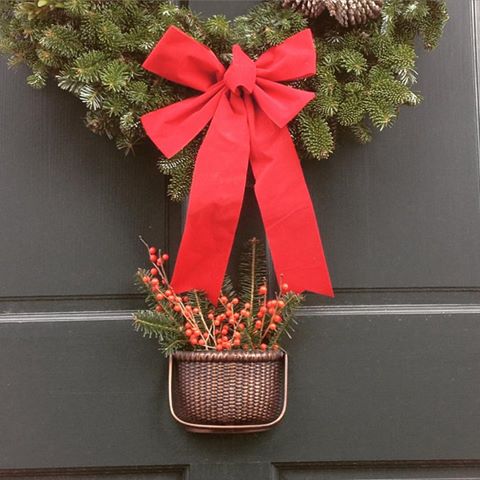 ackbasketmuseum's tweet photo. It's beginning to look a lot like #ACKStroll ! We're open this weekend! #Nantucket https://t.co/SoQnyTX3ed