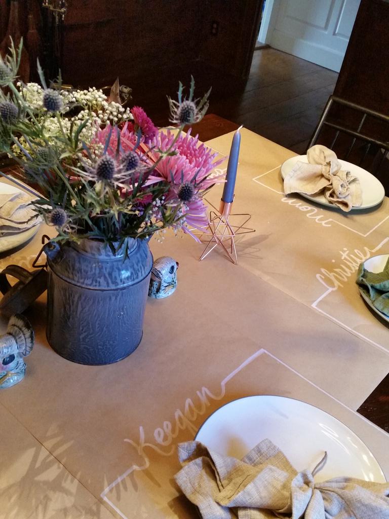 TriciaACIS's tweet photo. Thanks for this great table setting idea @CountryLiving ! Perfect for Turkey Day! https://t.co/vlwFXAAgfu