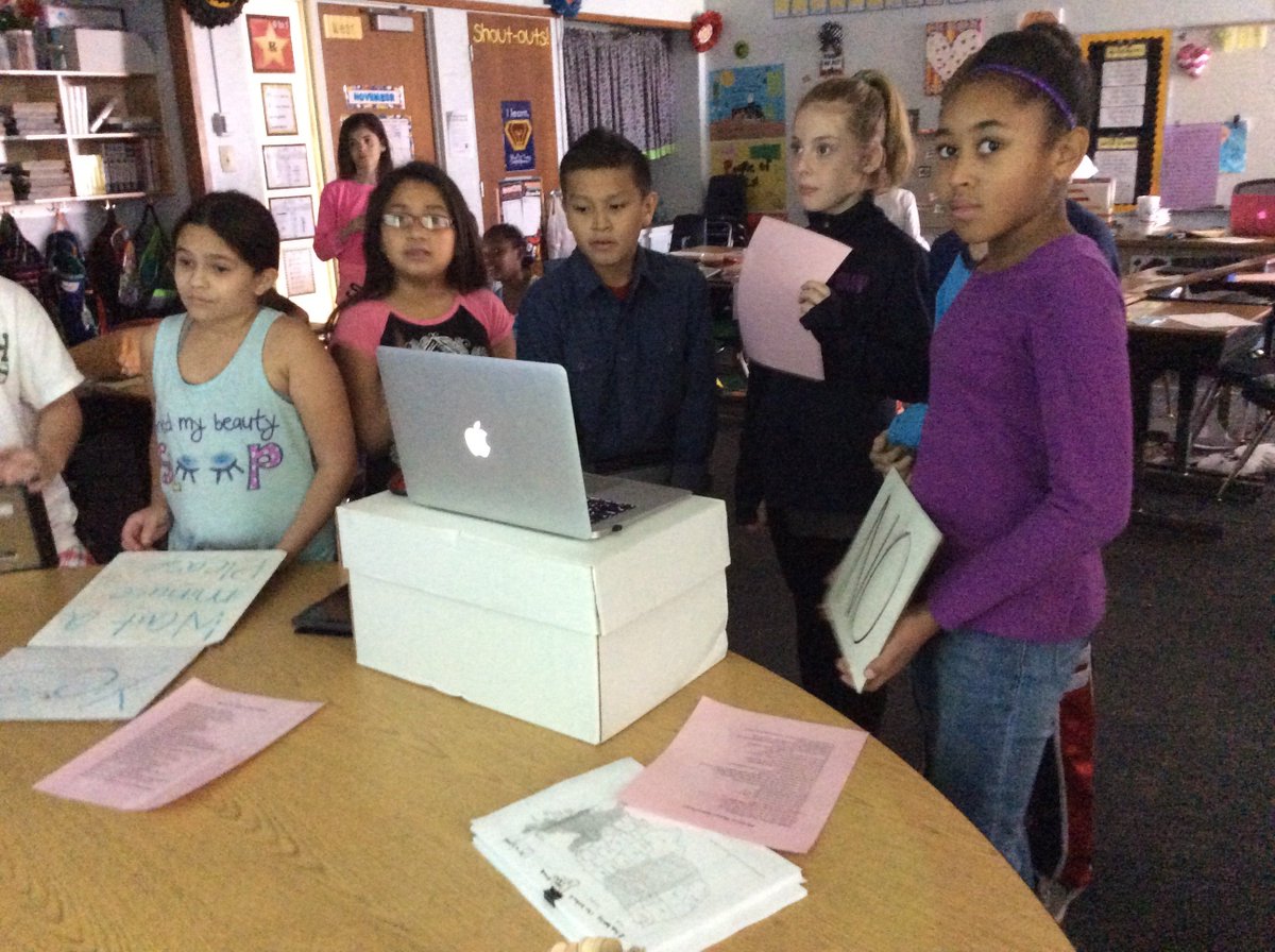 teachbleggett's tweet photo. @rhsherma 5th graders having fun competing in a #mysteryskype with @SunnyLibrarian 5th grade in Oregon. #Rockets512 https://t.co/nmp3ym4EB8