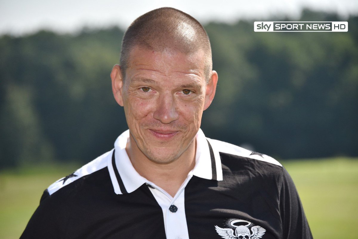 SkySportNews's tweet photo. Ab in den Süden: Christian Ziege übernimmt den mallorquinischen Drittligisten Atlético Baleares. #ssnhd https://t.co/LNZ8vlO80v