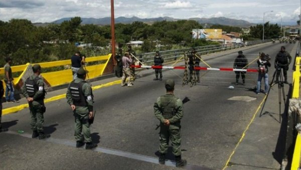 laradiodelsur's tweet photo. #Venezuela TSJ aprueba extender estado de excepción en 10 municipios fronterizos #Colombia https://t.co/8lYfGzdWy4 https://t.co/tEVd6GOx6R