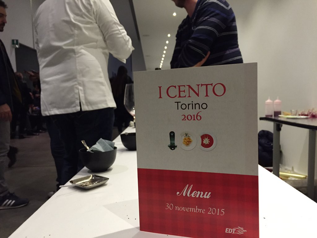 FabriScar's tweet photo. L'evento per #icento di @EDTlibri è ormai un must a #Torino #icento2016 https://t.co/HsBYILYB36