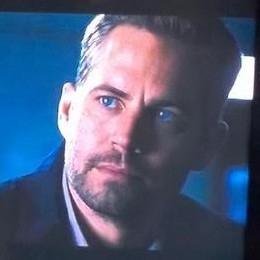 CharzRoxyNate's tweet photo. Such gorgeous blue eyes #AlwaysMissed #GoneButNotForgotten #AlwaysInOurHearts #PaulWalker #RIPPaulWalker #2yearspast https://t.co/6vEzrh1BuH