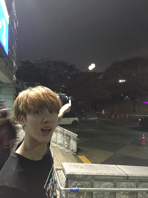 Bts_JinSeok04's tweet photo. 모두 삼일동안 고마웠어요 그리고 찐 달이 떴다!! #찐달 https://t.co/6RqdsCWJKv