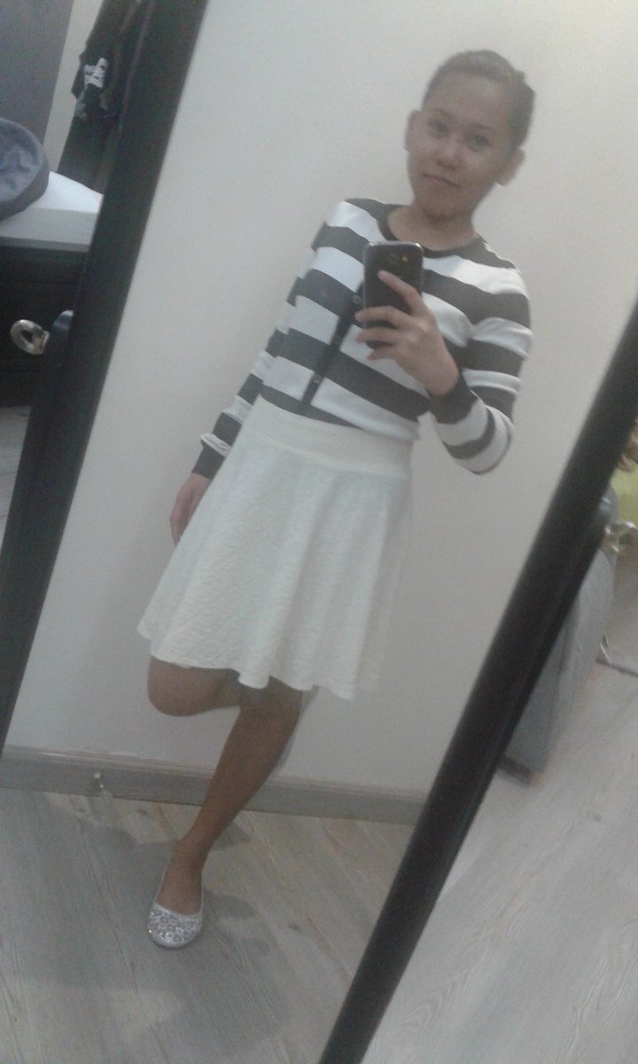 airausop's tweet photo. white/black👌👌 https://t.co/CRdNuIP725