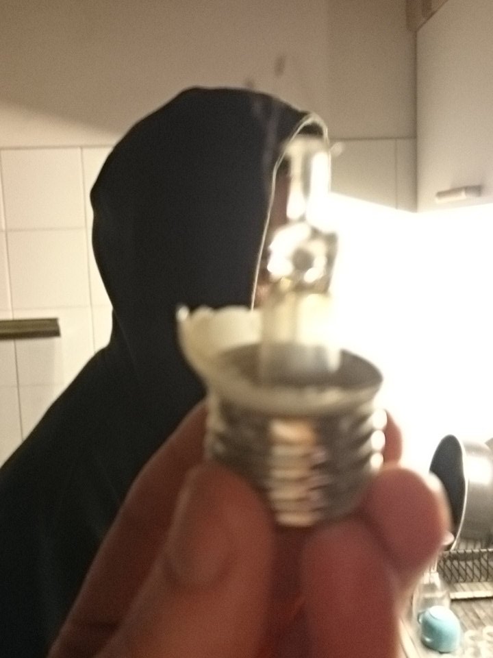hibou_radis's tweet photo. A défaut péter une pile il a eu une mauvaise idée c'est vraiment pas une lumière https://t.co/LUMvGOFOW6