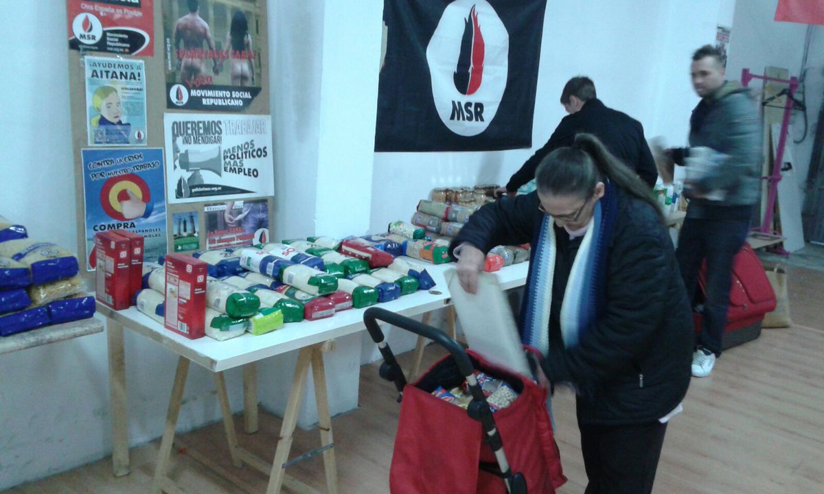 MSR_Zaragoza's tweet photo. Mientras los políticos dan privilegios a otros..nosotros ayudamos a españoles. 
Colabora con nosotros! https://t.co/zBHB7ZwMkd