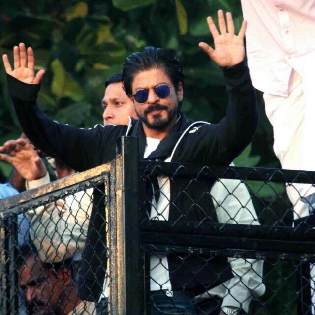 fatmacoskun1982's tweet photo. #SRK_Tree  
@iamsrk 
@SRKTurkeyFC_CFC
@SRKCHENNAIFC 
@SRKFC_Russia 
@SRKUSAFC_CFC https://t.co/qNVf7j93ra