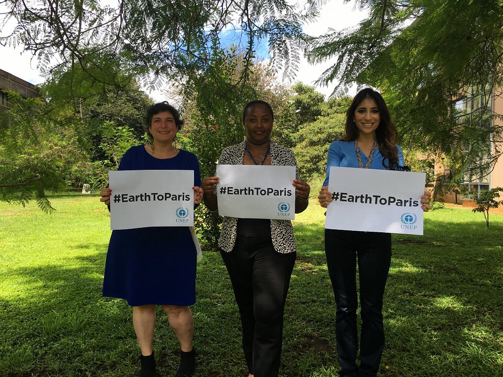 UNEP's tweet photo. #EarthToParis - Invest in young people, they make the difference! #COP21 https://t.co/vYyF8tKxv7