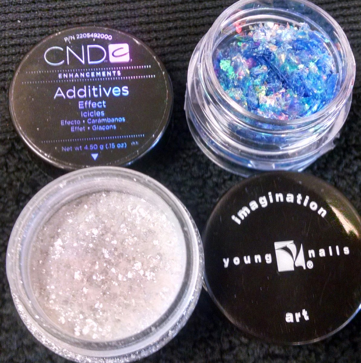 KatyLambson's tweet photo. #CustomDesign #ShellacToes #GlitterFade #Winter #2015 #BrokenGlassNails #NirvanaGlitter #IsiclesAdditives https://t.co/N1PtLFLzIL
