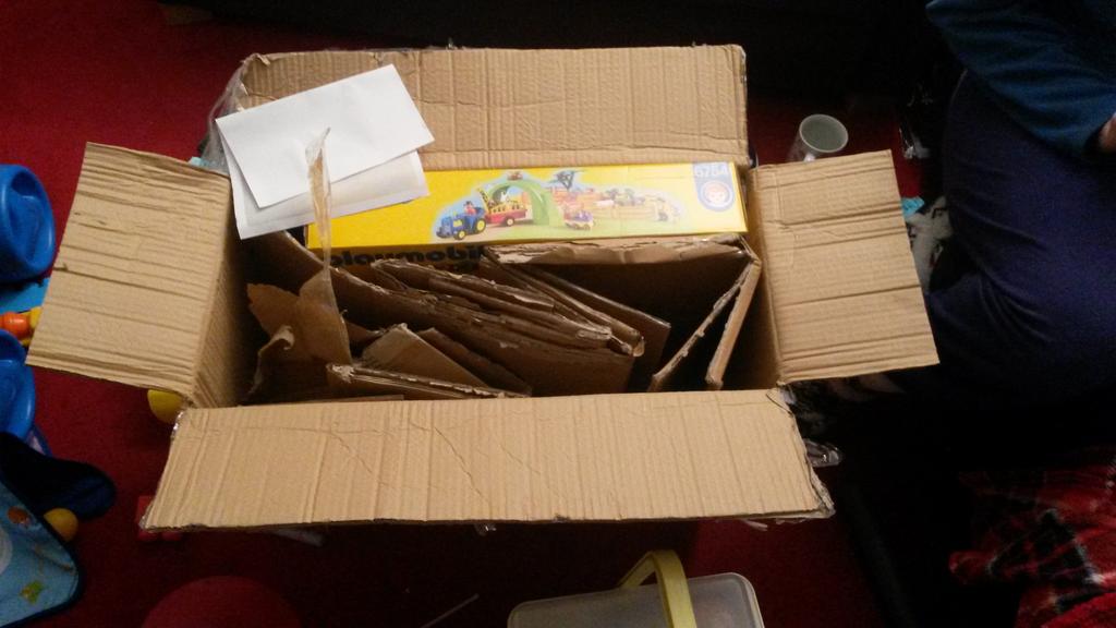 jasoncanjuggle's tweet photo. @amazon great packing amazon...now we have to get rid of the packaging!!! https://t.co/rCrff6zVqK