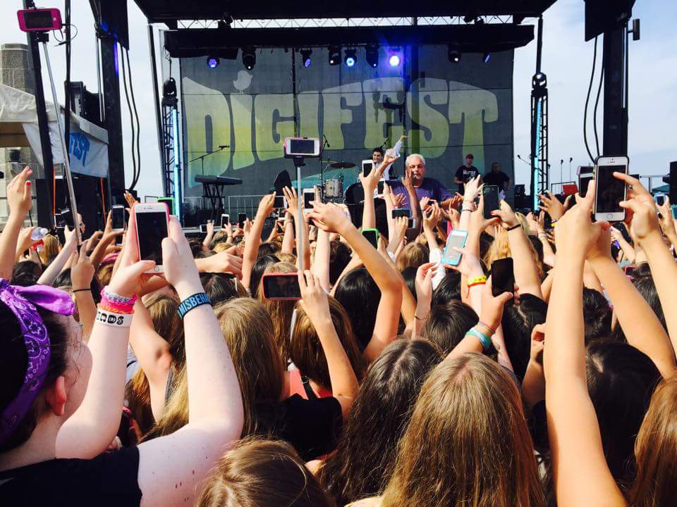 QueenMaloley98's tweet photo. #DigiFestCHI https://t.co/BEuMOwn936