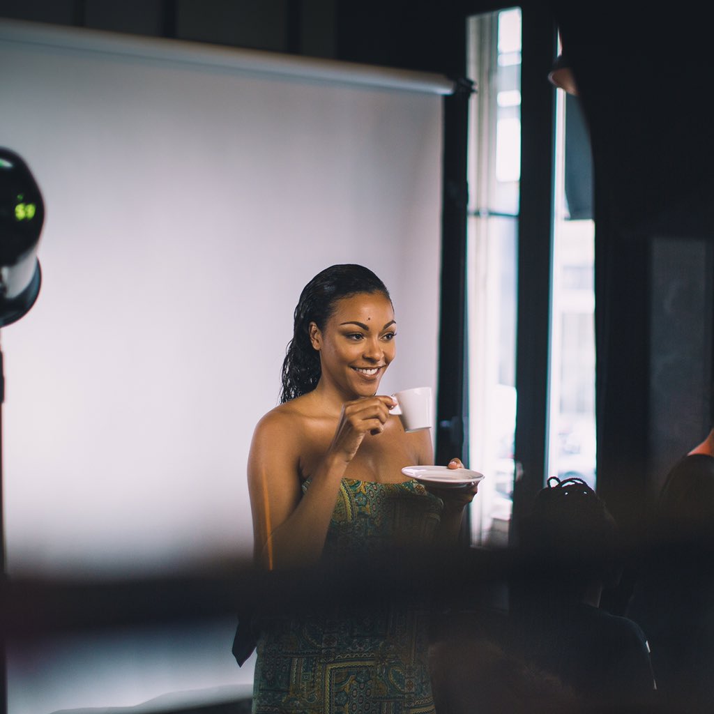 Bold_Make_Up's tweet photo. Cette semaine sera #Bold ou elle ne sera pas! #BTS #StayTuned #ComingSoon #MakeUp https://t.co/hoTNH5B47Y