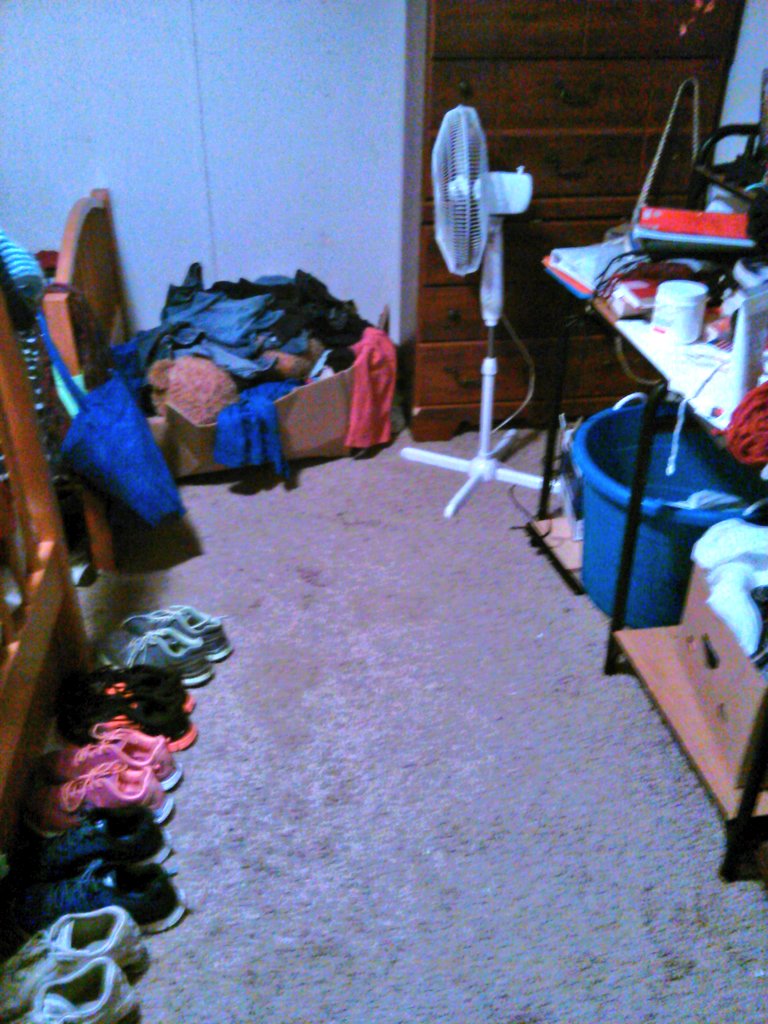 theonlyChelleeM's tweet image. When your Mom's been in your room #ItsClean