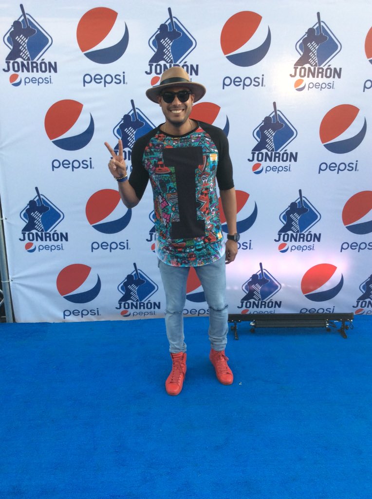PepsiVEN_'s tweet photo. ¡Directo desde Maracaibo! @RonaldBorjas también nos acompaña en el 14 #JonrónPepsi https://t.co/gBjeXVkqso