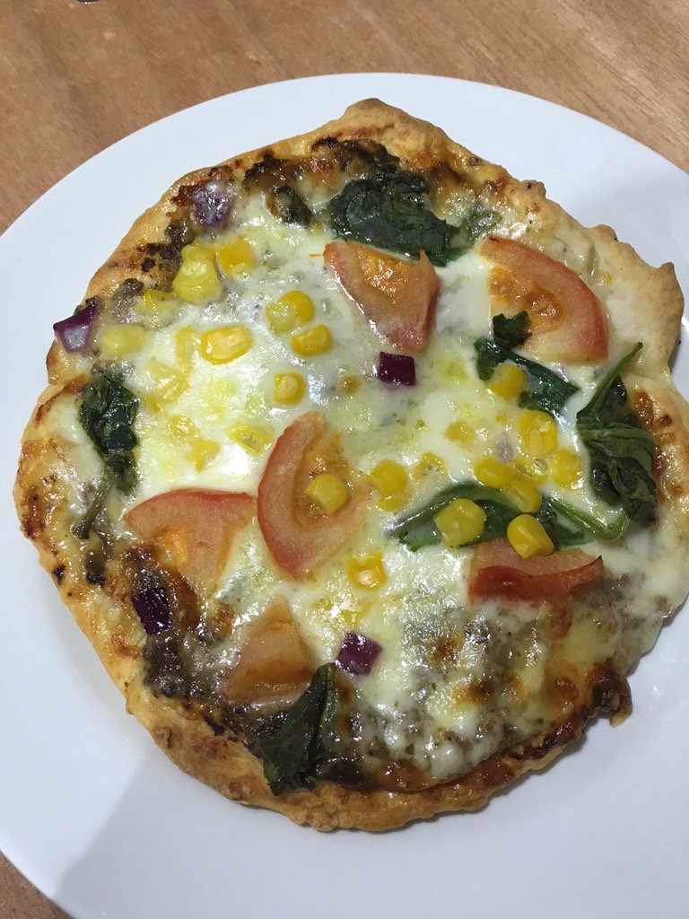 EventuresInt's tweet image. home made pizzas today in the cafe. Choose your own topping, went down well! #TRJFP South Coast #PAYF #foodwaste