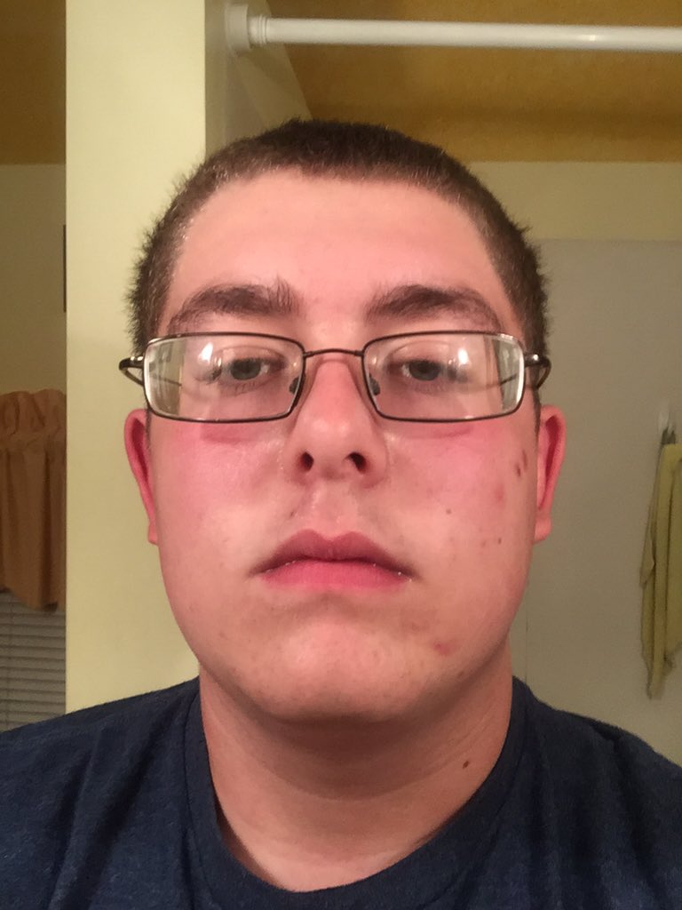 ZanderStiverson's tweet photo. #NoShaveNovember to #CleanShaveDecember https://t.co/IqK1PPSjo5