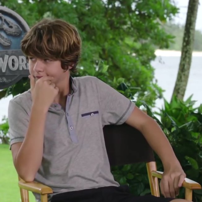 PRlMAVERAS's tweet photo. waiting for @TYSIMPKINSactor to post the winners for the #thinkoptimisticallylogo contest like https://t.co/rRjG5bb6Dd