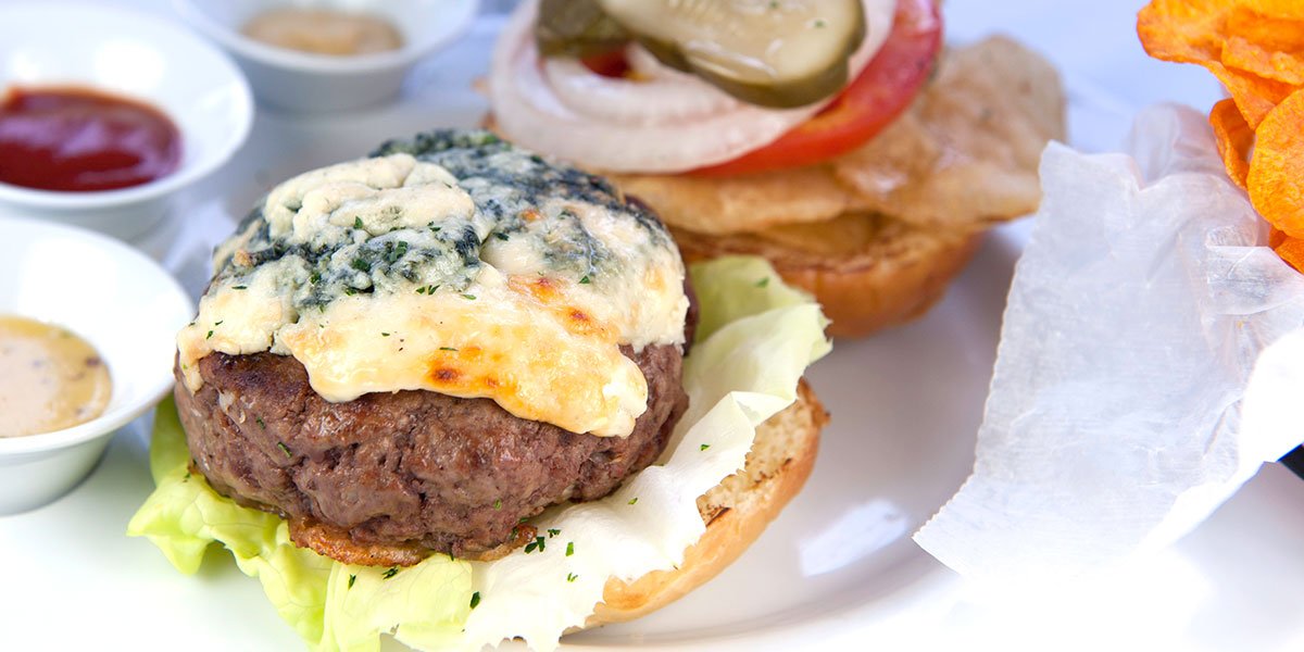 CapitalGrilleMx's tweet image. Hora de cenar ¿Te apetece una #Hamburguesa? Aquí las mejores @CapitalGrilleMx #TheUltimateBurger #gourmet #hungry