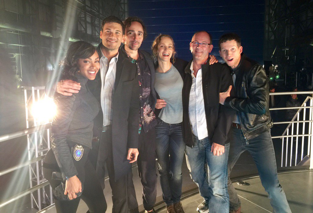 TheLauraRegan's tweet photo. Thanks for tweeting with us East Coast &amp; Central! It's been REAL. 😘 #MinorityReport #DemCogs ❤️ #DemFans #BestFans https://t.co/XyJQnp7lJb