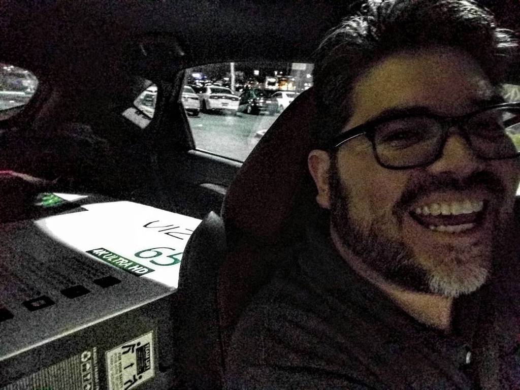 RASEC29's tweet image. It fits, like a glooooveh! #65inches! #RobotEars #LexusNX ift.tt/1QQHlCA