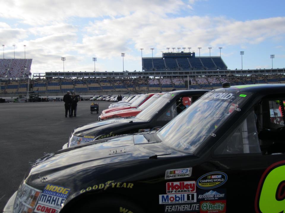 Kschildknecht's tweet photo. @NASCARonNBC @KySpeedway garage area. Trucks sitting before the race! #MyHomeTrack #LoveThatTrack !! https://t.co/sPYAJUFZEZ