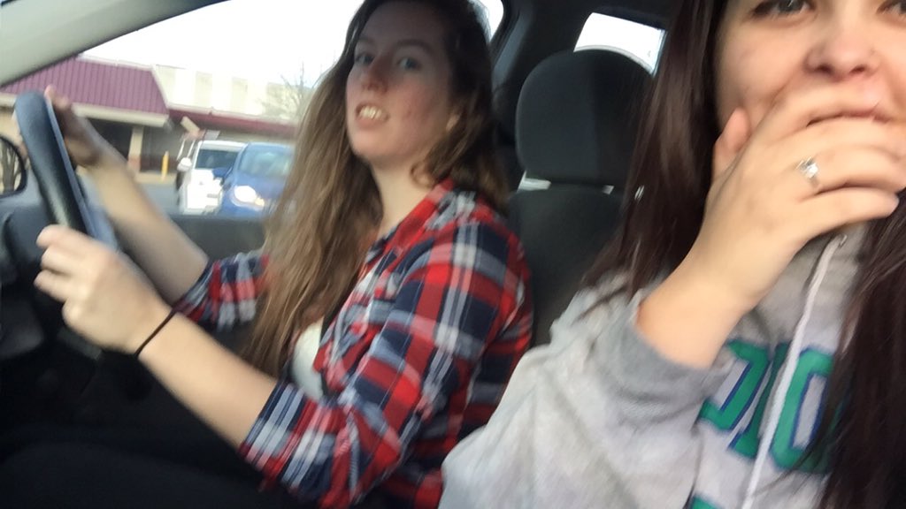 Erin_ryannn's tweet photo. Saw @Veggie_nomster this weekend and it made me so happy. #roughpic https://t.co/bGFsbxNBTV
