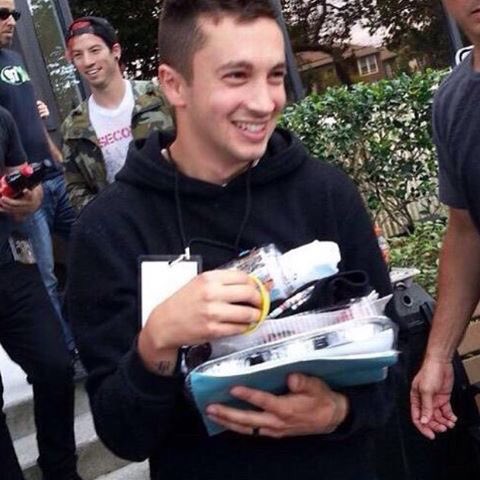Happy birthday to my idol-Tyler Joseph!You\re such an amazing person and i cant wait to see you in feb  
