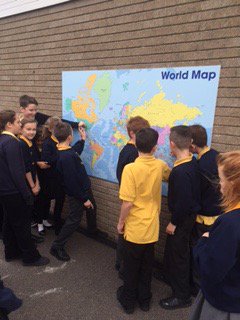 SandwichJunior's tweet image. Year 6 used the outside world map to locate tropical rainforests around the world. #usefulresource 🌏🌍🙁