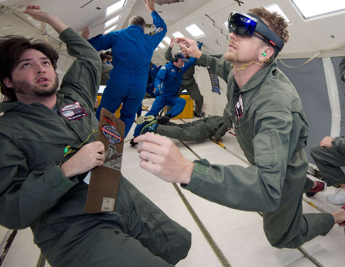 Astronauts are getting augmented reality headsets this week. Happy holo-days pops.ci/nBIyfn