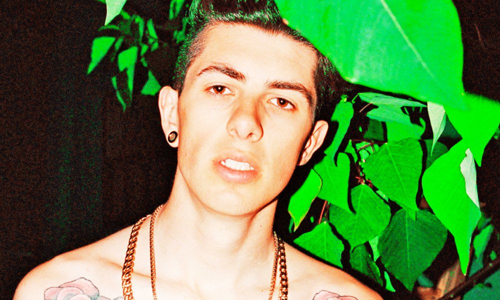 TheSuperfame's tweet photo. Sorry, YouTube Will NOT Be Removing Sam Pepper’s Controversial Murder Prank

https://t.co/jEDz6GhxR9 https://t.co/snd0BiEReF