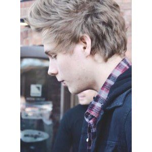 h-hi I'm l-luke. I-I need and-daddy :-(
rt to s-spread the word p-please.