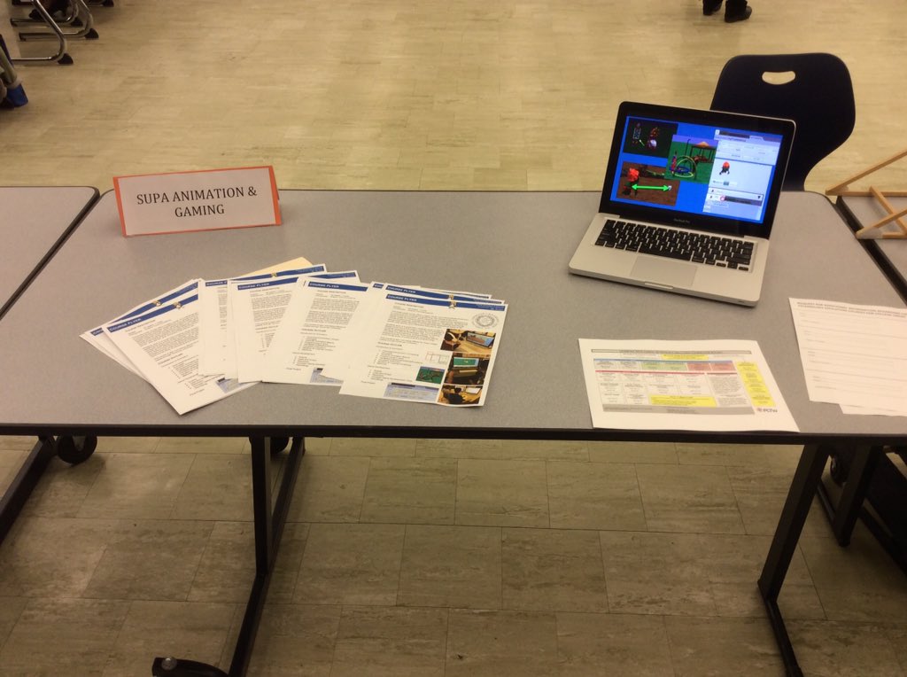 StarkeInd's tweet image. #LPoolHS Tech Dept is at the College Night to show off @PLTWorg & @ProjectAdvance! @LCSDTechWarrior #STEM #RealWorld