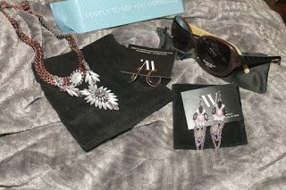 beautyboxreport's tweet photo. What Do I Look For In A #SubscriptionBox? @subboxreport  #fashion #gifts #shopping #beauty https://t.co/2tk7QY6CmU https://t.co/1ZGZXBZVf7