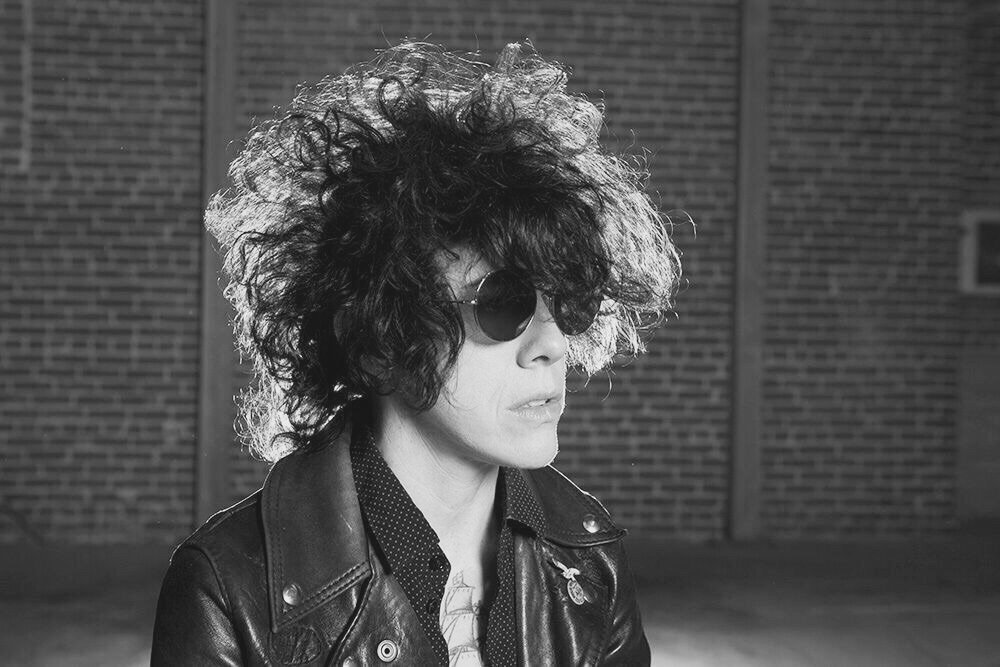 iamlp's tweet photo. Check out this performance of my song #MuddyWaters with @Trevormenear at @Jaminthevan https://t.co/XRnKTdd1Vl https://t.co/QlYRbFCoyf