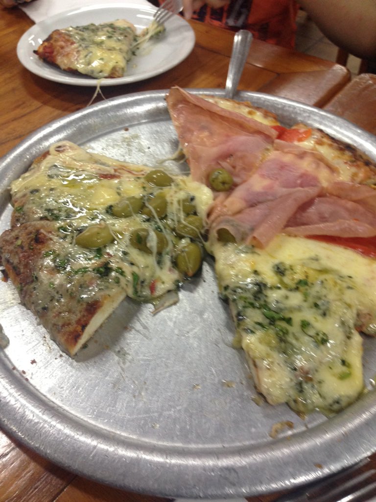 8_Maaaurito's tweet photo. #Astral #Stella #Roquefort #JamonYMorrones https://t.co/0uWX0sNXq9