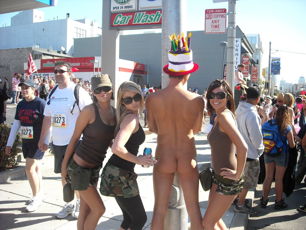 Lloyd (@ForeverNakedGuy)  X