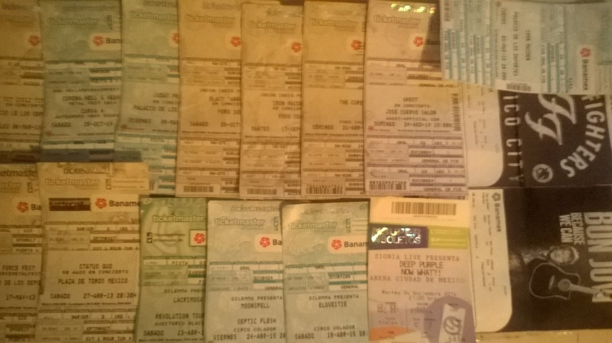 KranMassacre's tweet photo. #conciertos   Los mejores momentos de mi vida :3 <3 #Recuerdos https://t.co/dgIGkn7ih1