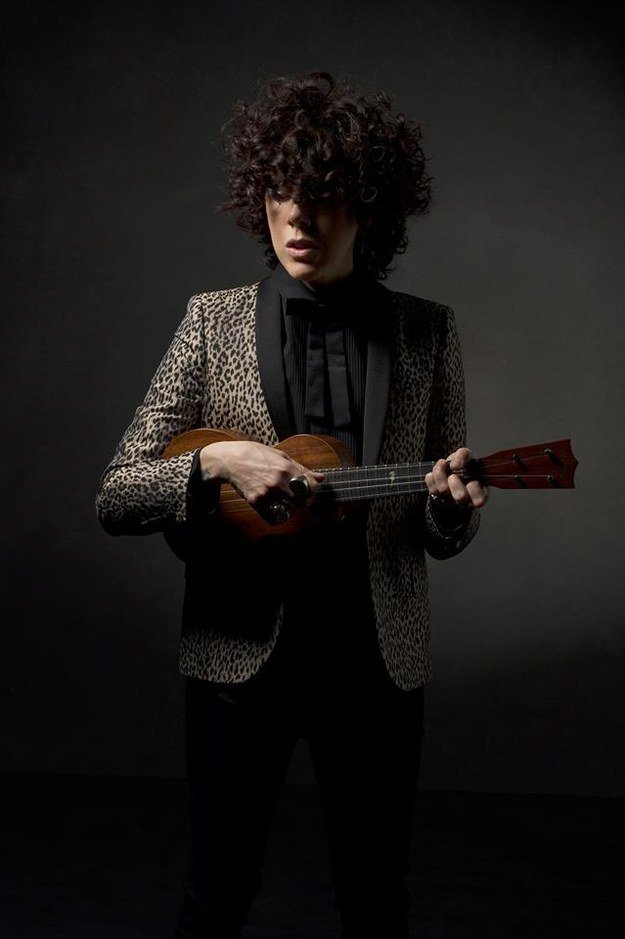 wttsfm's tweet photo. There's a new album coming from @iamlp in 2016. Here's "Lost On You" on Indy Underground
https://t.co/0Zaf5yNXSd https://t.co/qRV5Syun9W