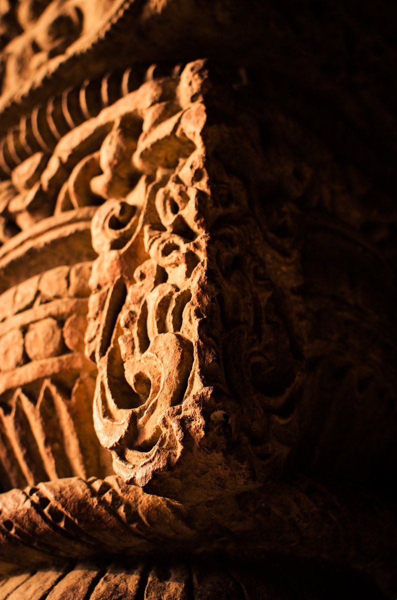 sanwahi's tweet photo. beautifully carved columns @ Qutub Minar #travel #photography #india @TripAdvisor @TravelChannel_ @NatGeoPhotos https://t.co/6kBEKkE5QY