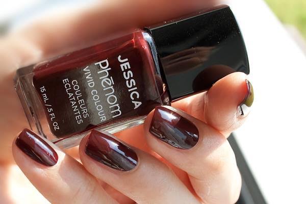 JessicaNailsMX's tweet photo. ¿Cuál es tu color favorito para un #lookdeinvierno?
Nosotras proponemos este vino en Phenom para recibir diciembre. https://t.co/JcMkOSacWH