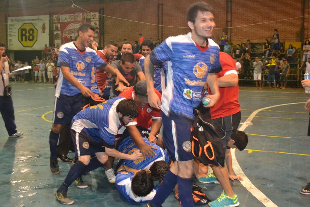 adostoquespy's tweet photo. Honor | UNA derrotó 4- 2 a Sport Colonial en el partido de vuelta y grito campeón.
#FutsalFIFA #FutsalCrece #ADTpy https://t.co/hnZpun6xCK