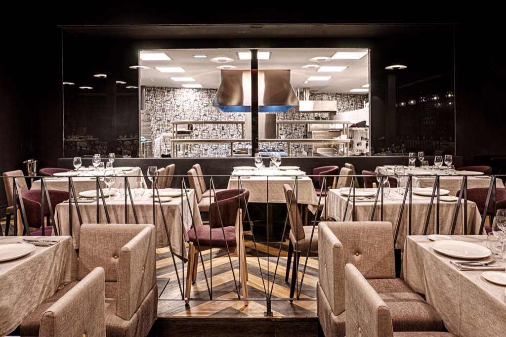 DuoProtector's tweet photo. D'Sesto Food &amp; Music (https://t.co/uQs71hiTuV) abre sus puertas en #Madrid. #Gastronomía #DuoProtector #Restaurante https://t.co/faY43N0AlP