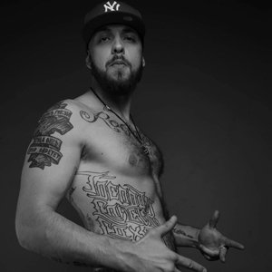 theflowmag's tweet image. ST и Oxxxymiron побаттлятся на Versus в следующем году the-flow.ru/news/st-vs-oxx…