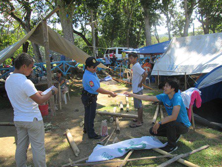 IcpoPs2's tweet photo. SPO2 Peñaflor distributed leaflets re RA 9262 VAWC Law during the Council Wide Girls Scout Campaigning... https://t.co/gNyRIoL3q6