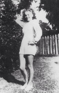 1962_monroe's tweet photo. Young Norma Jeane https://t.co/7PrLzD4wnW