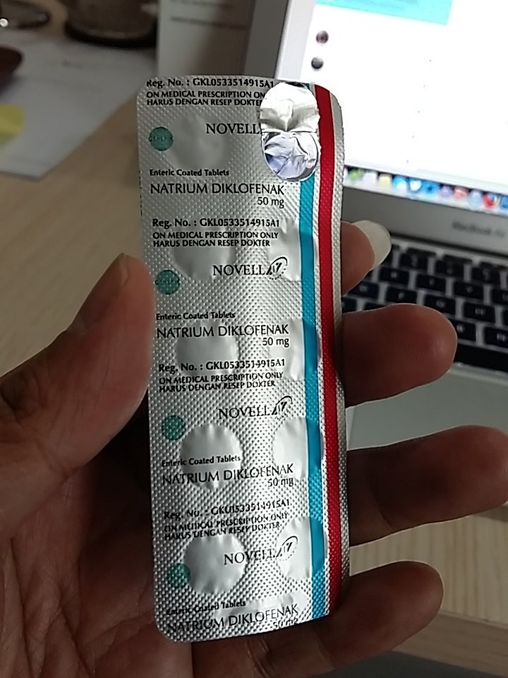 sheque's tweet photo. Resep dokter Cataflam harga +- 60rb.
Googling kandungan: Natrium Diklofenak.
Ke apotek, generiknya.. Rp 3.200 saja😊 https://t.co/2INyZZaK94