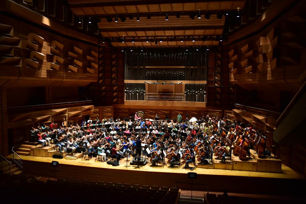 OrquestaJFM's tweet photo. #Osjufram #Ensayando #Mahler5 
#CONCIERTO Mañana 1-12-2015
#Cnaspm 5:00pm Dir. Andrés González https://t.co/UHLvhMSaBP