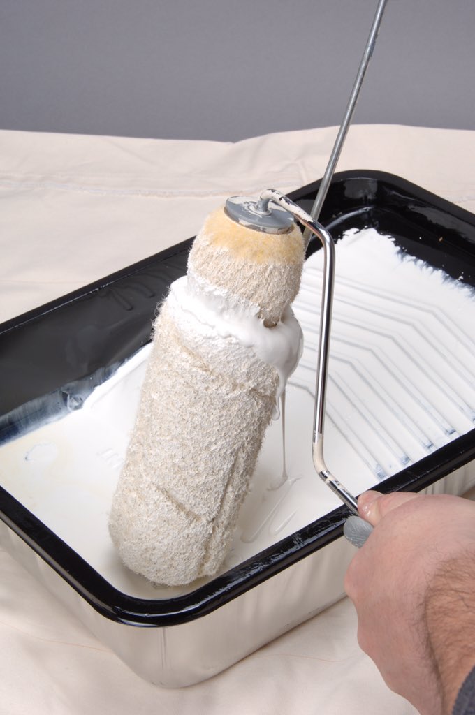 Roller_Squeegee's tweet photo. Live demo of #RollerSqueeggee™ on @ColemanBrosLtd stand at @PDShow1 the easy way to clean roller Covers/Sleeves https://t.co/9BfBtAs4BW