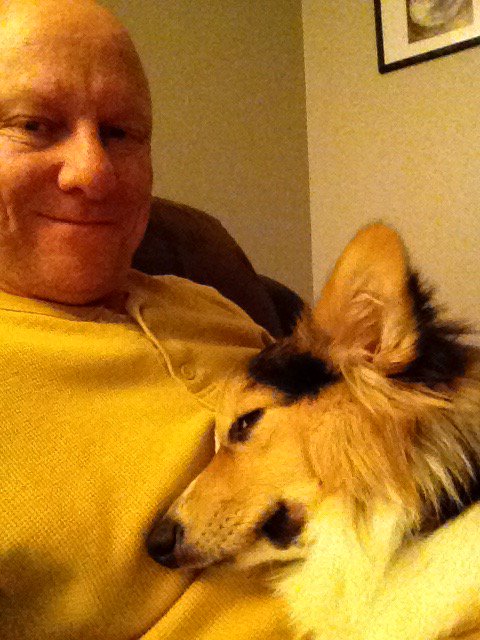 ZestTheCorgi's tweet photo. Pre bed time nap with dad. https://t.co/06Wjw59mIQ
